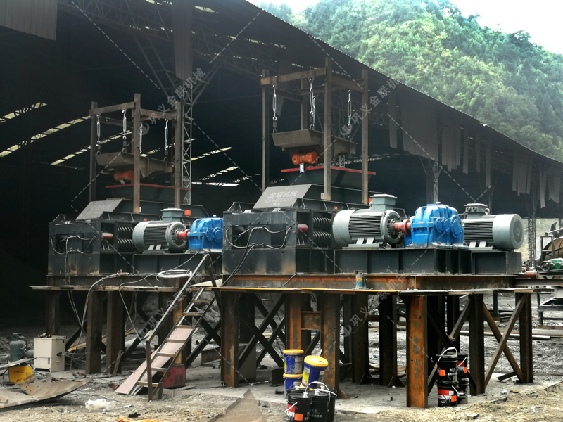 大型砂石廠購置一臺(tái)重型對輥破碎機(jī)需要投資多少？