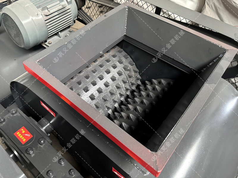 采購雙齒輥破碎機必問的7個問題！少問一個都可能被坑？